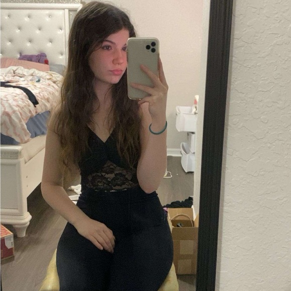 Meet your Posher, Angelina - Picture 4 of 5